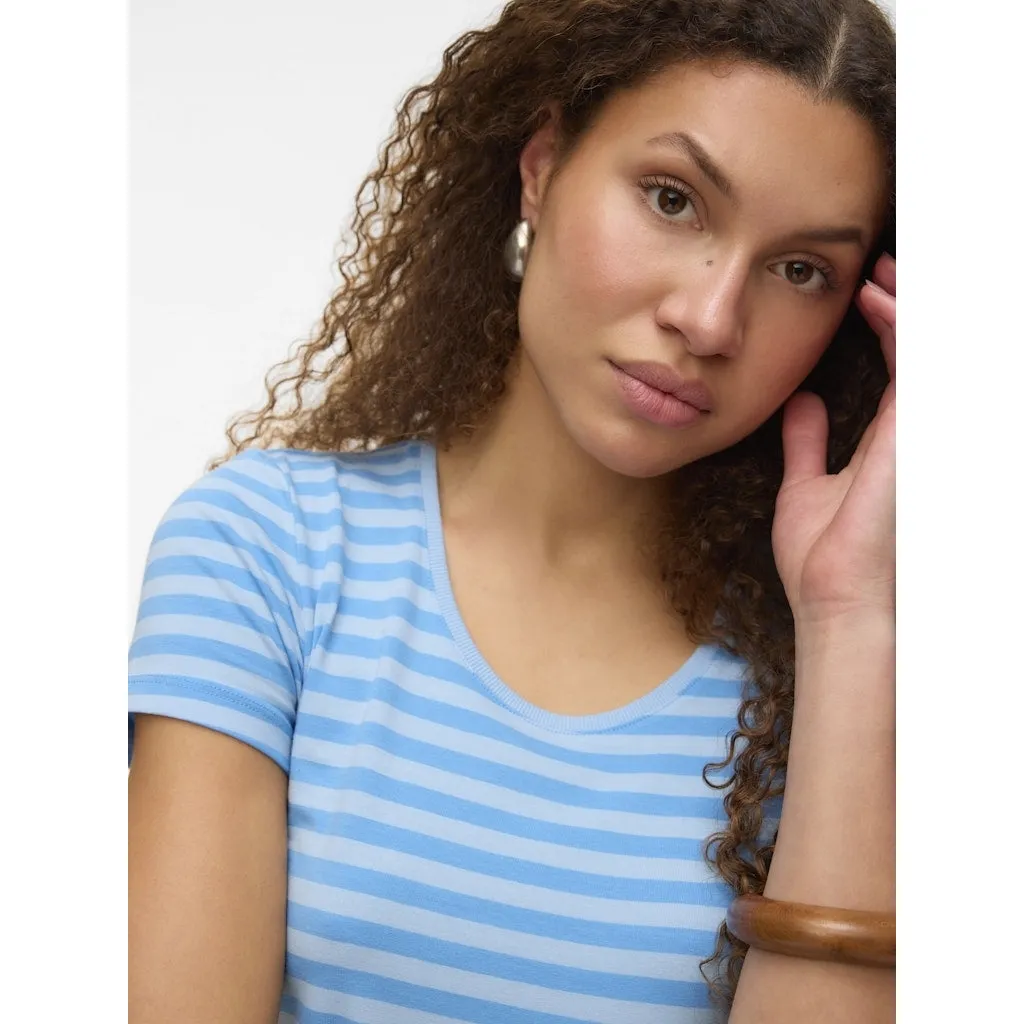 VERO MODA dame t-shirt VMLOTTE - Azure Blue Stripes AIRY BLUE